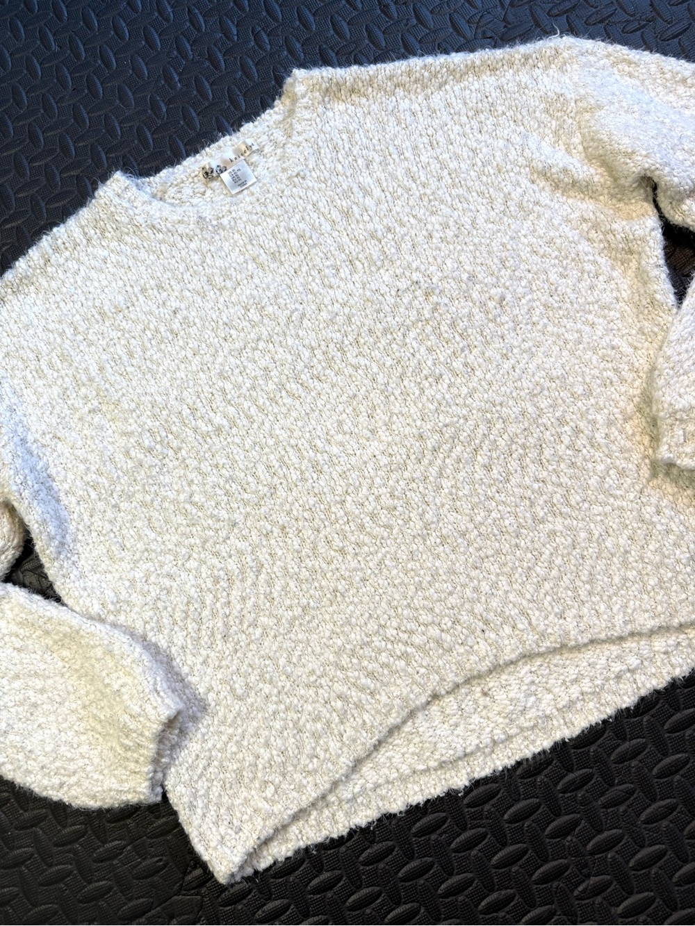 Kaisely XL Cream Bouclé Metallic Gold Thread Cozy Oversized Sweater